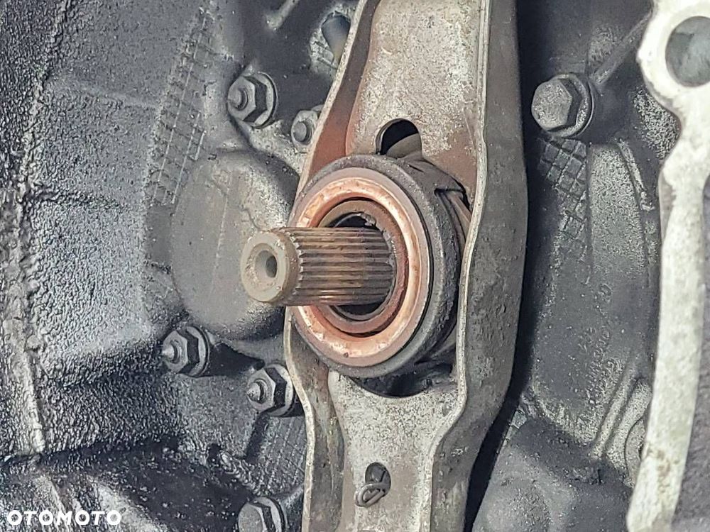 SKRZYNIA BIEGÓW MANUALNA JCR VW GOLF V 1.9 TDI 105 - 10