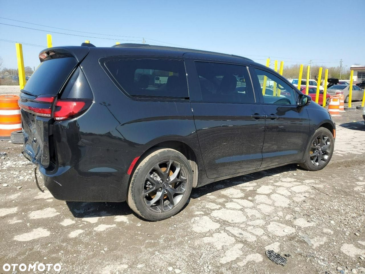 Chrysler Pacifica - 6