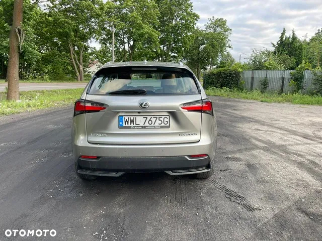 Lexus NX 300h Elite AWD - 10
