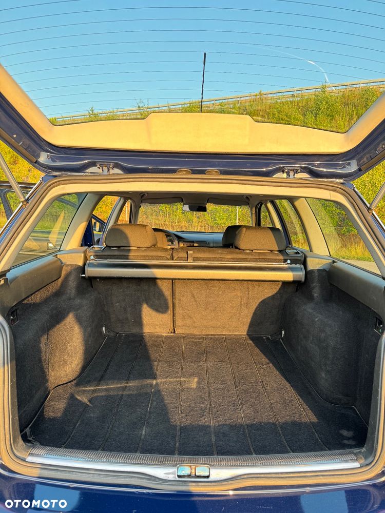 Volkswagen Passat 1.9 TDI Comfortline - 9