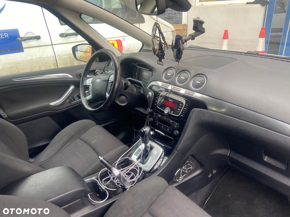 Ford S-Max - 8