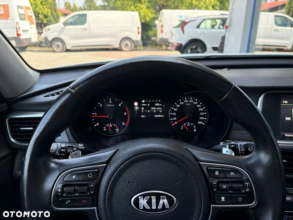 Kia Optima - 26