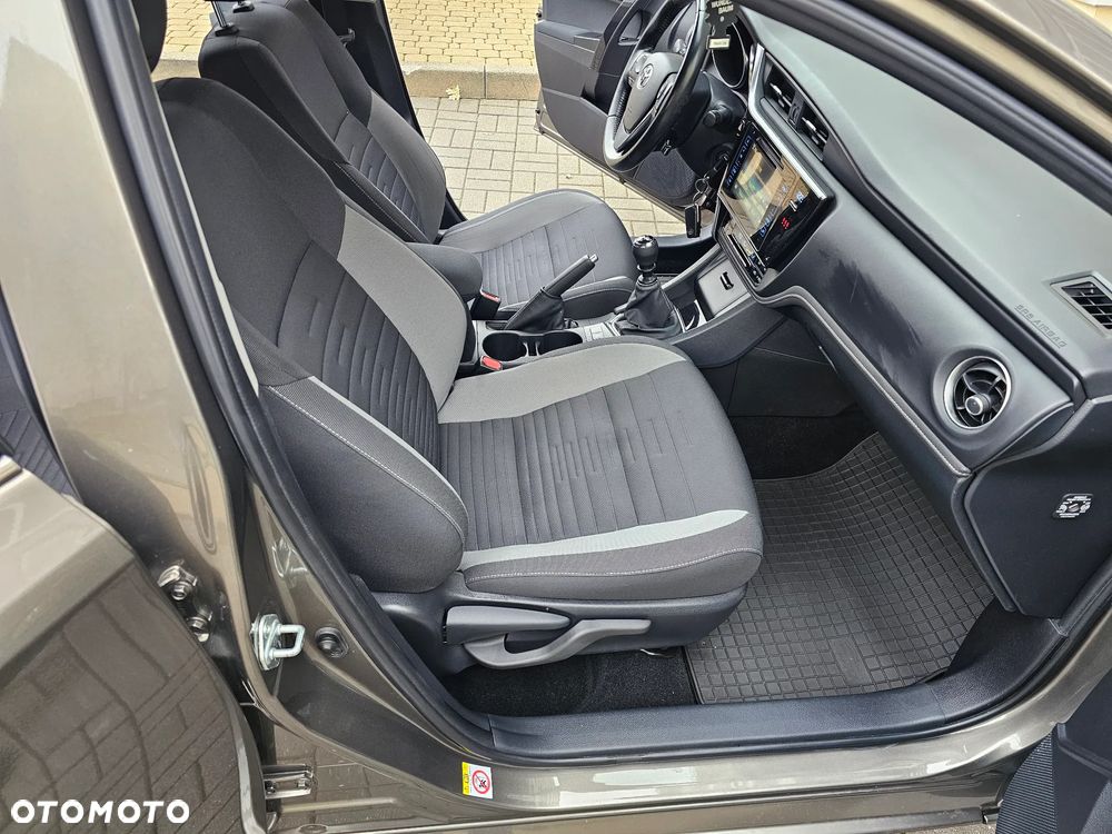 Toyota Auris 1.6 Premium - 12