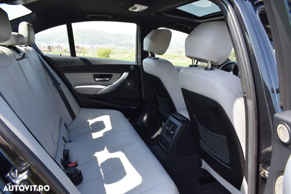 BMW Seria 3 320d Sport-Aut. Sport Line - 12