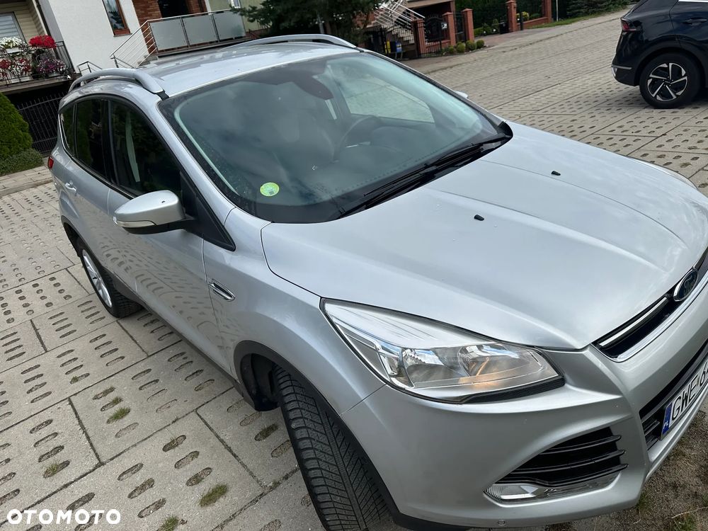 Ford Kuga 2.0 TDCi 2x4 Titanium - 10