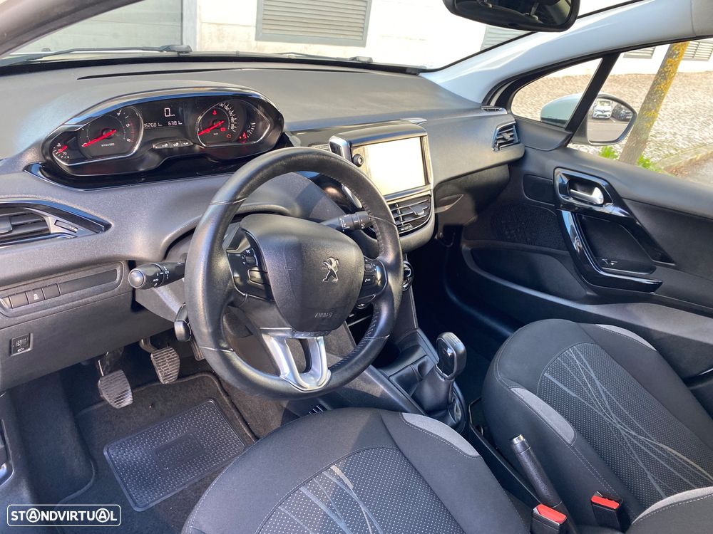 Peugeot 208 1.4 HDi SE Style - 8