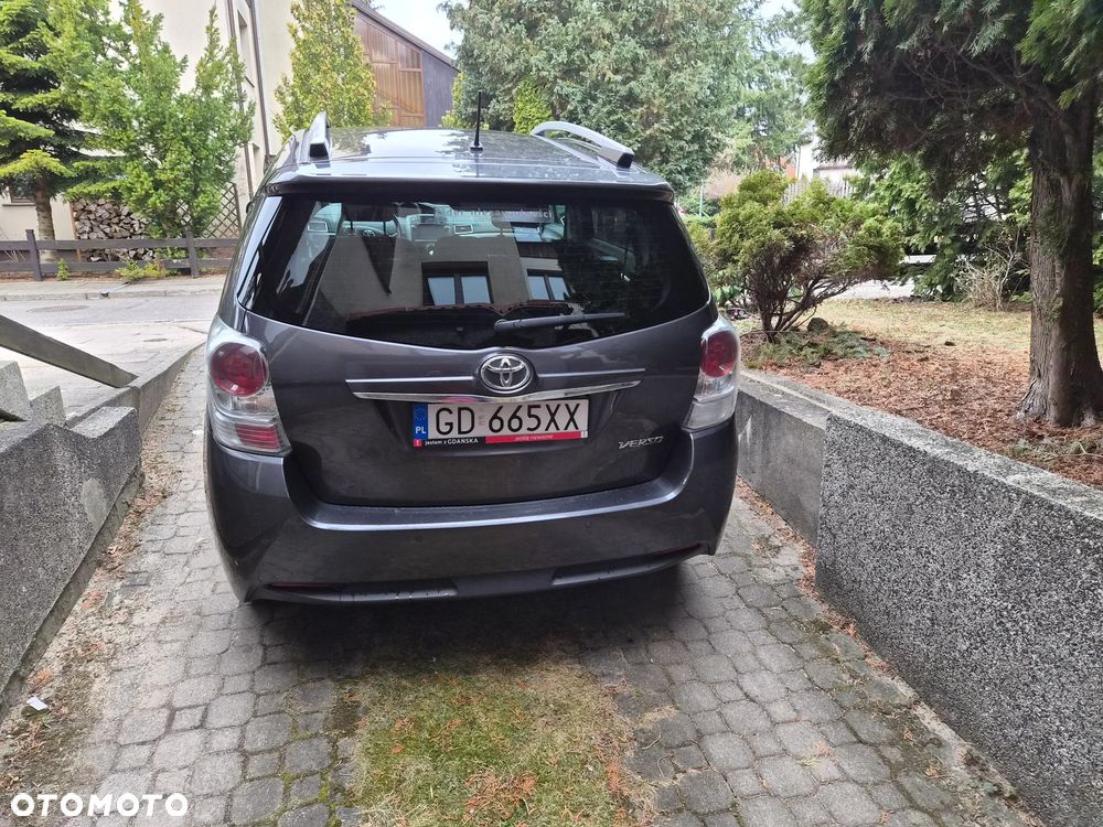 Toyota Verso 1.8 Premium MS 7os EU6 - 3