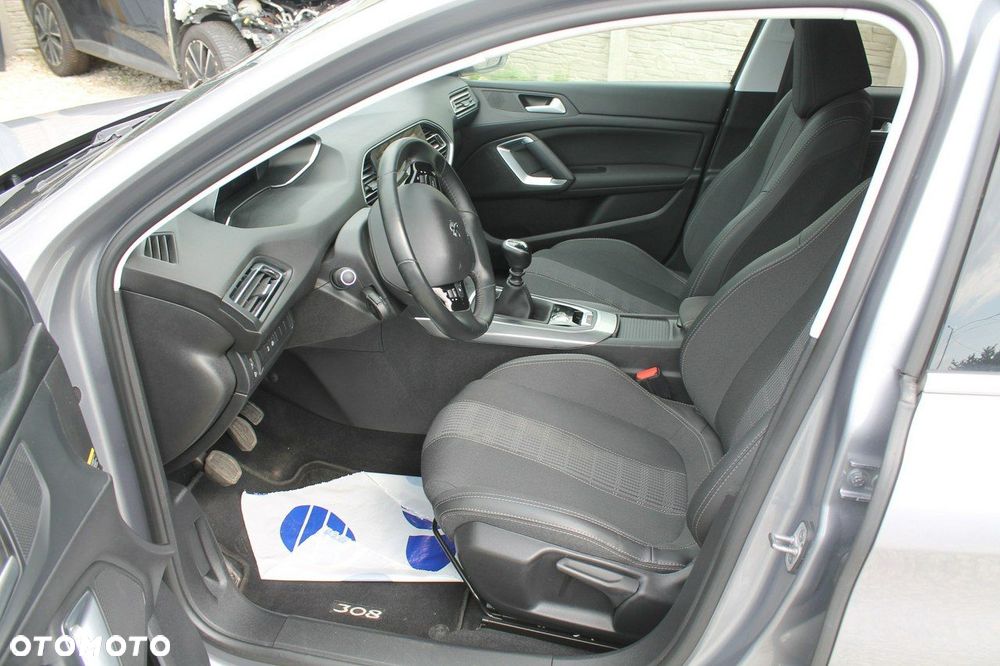 Peugeot 308 - 9