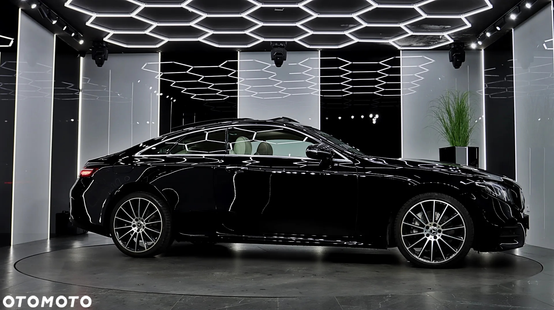 Mercedes-Benz Klasa E 400 d Coupe 4-Matic 9G-TRONIC - 12
