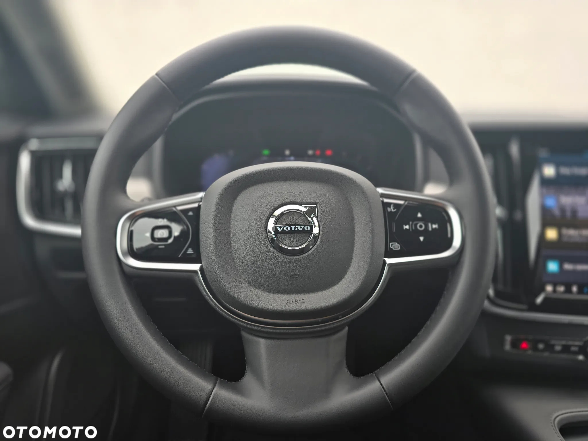 Volvo V90 Cross Country - 18