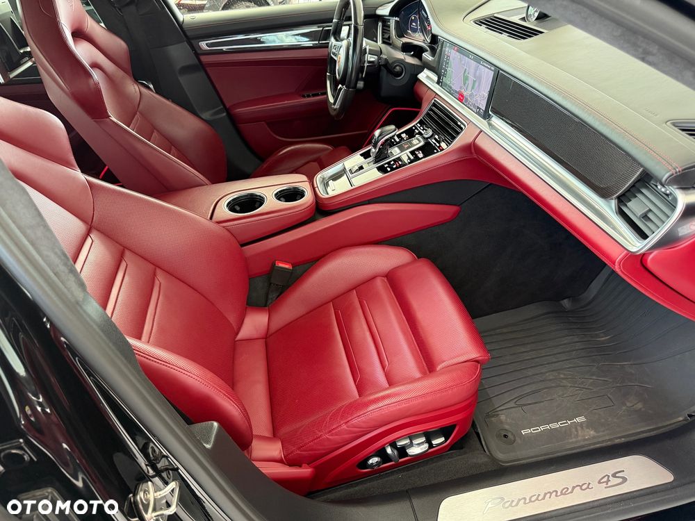 Porsche Panamera - 18