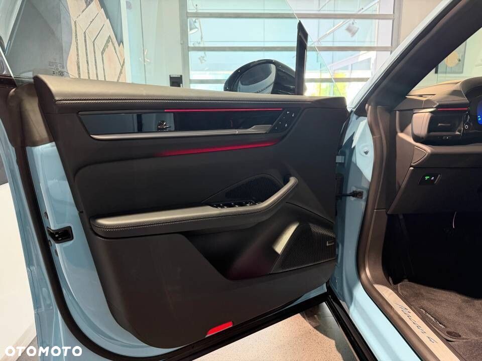Porsche Macan - 16