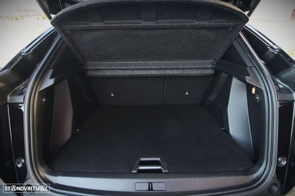 Peugeot e-2008 50 kWh GT Line - 42