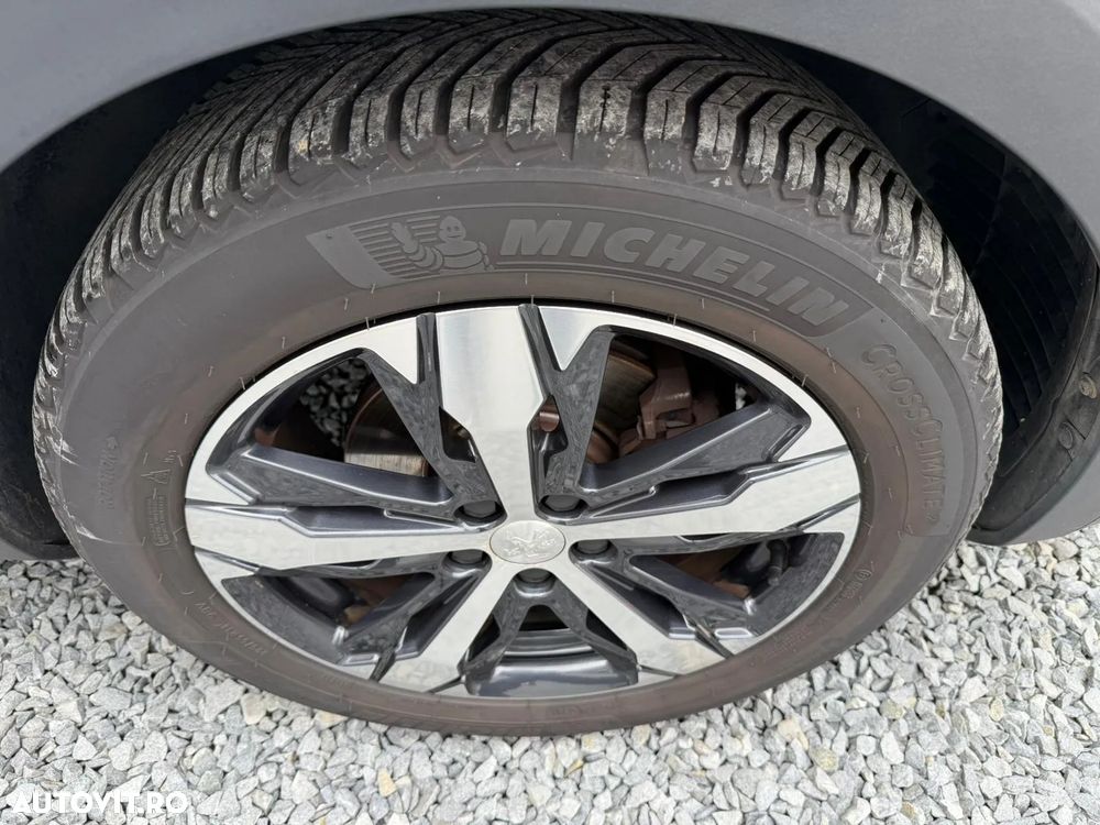 Peugeot 3008 PureTech 130 Stop & Start EAT6 Allure - 2