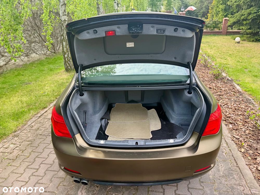 BMW Seria 7 - 8