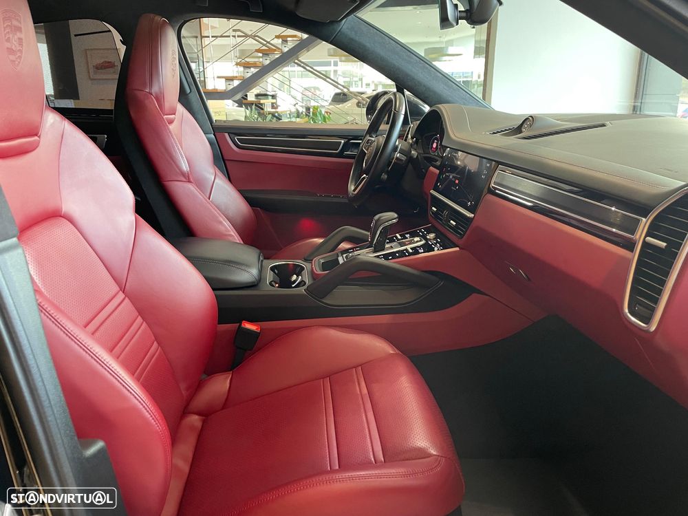 Porsche Cayenne Coupé GTS - 44
