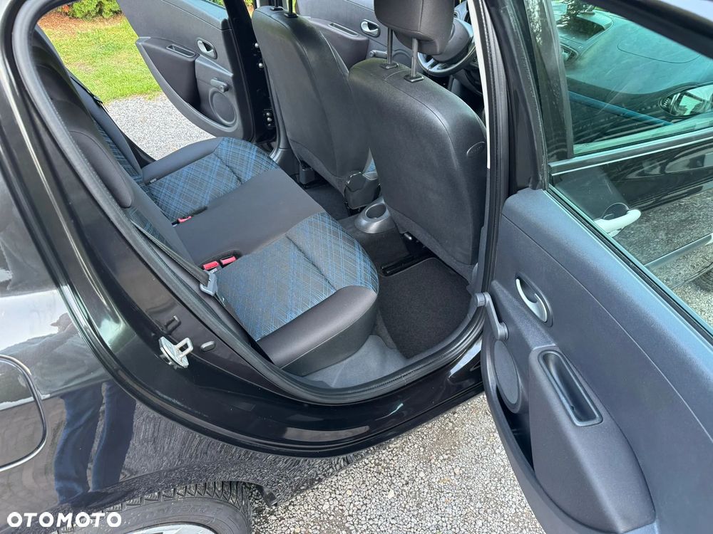 Renault Clio 1.2 16V 75 Collection - 17