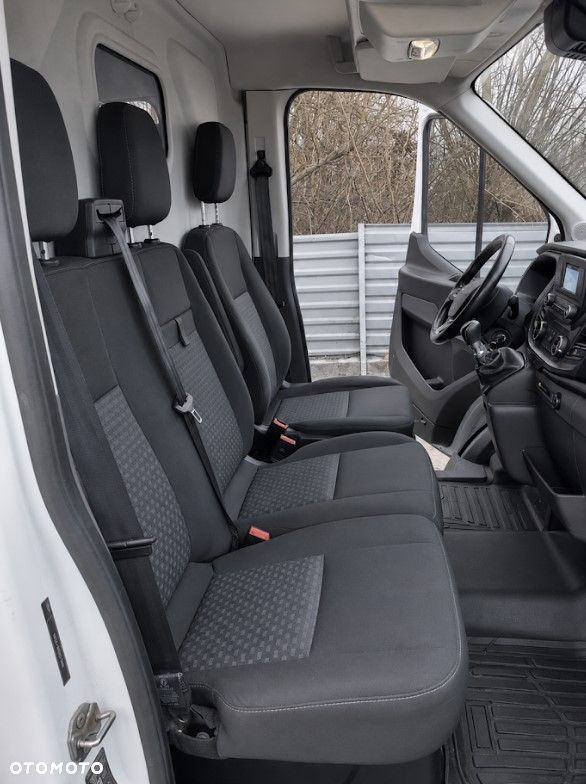 Ford Transit - 12