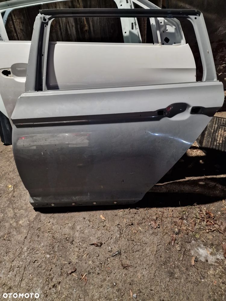 Drzwi  lewy  tył  vw  Passat  B8  kombi - 1