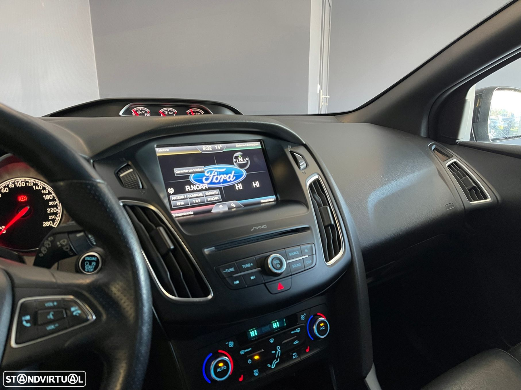 Ford Focus 2.0i ST-2 - 35