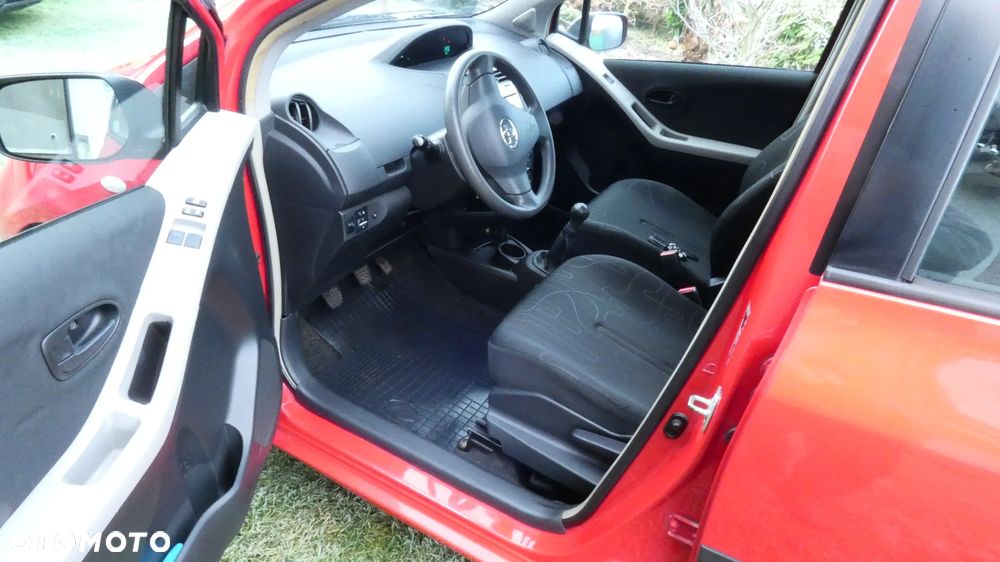 Toyota Yaris 1.0 Luna - 8
