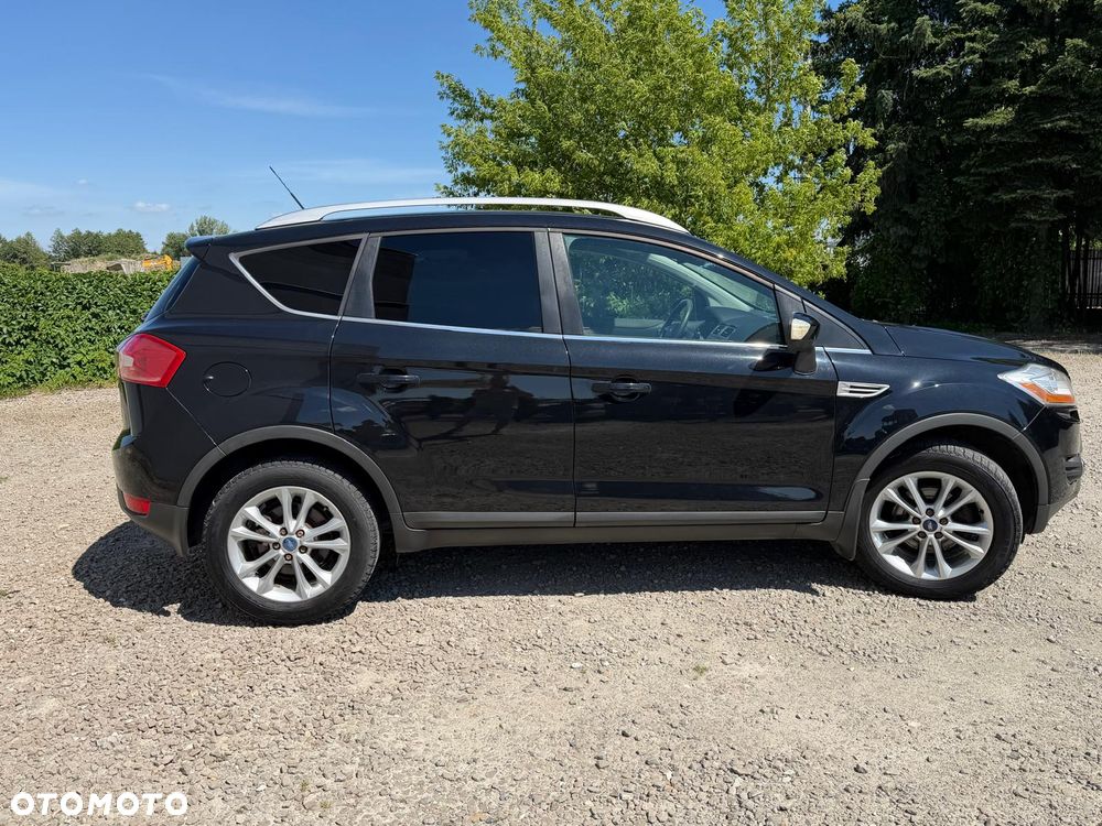 Ford Kuga 2.0 TDCi 2x4 Titanium - 24
