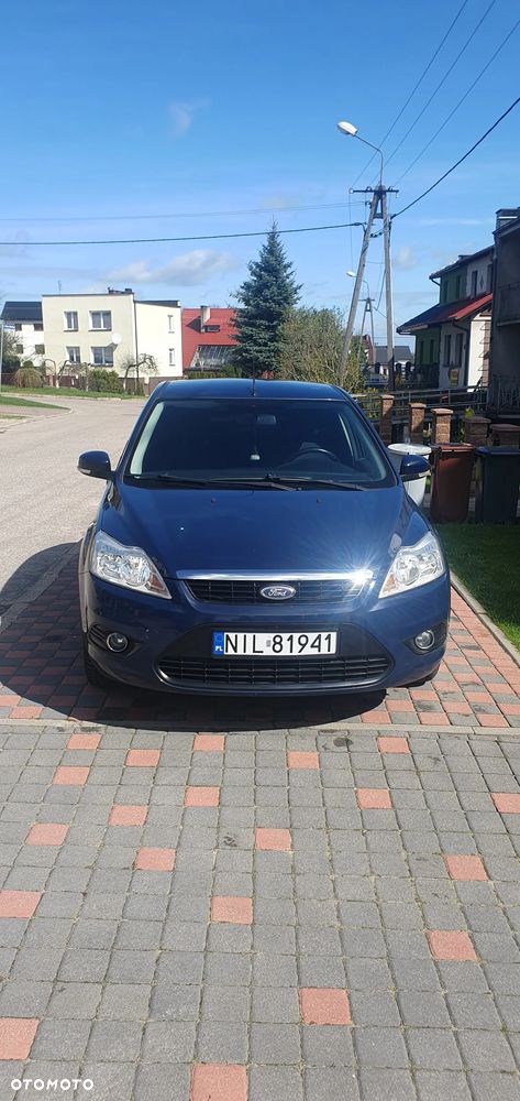 Ford Focus 1.6 Ambiente - 2