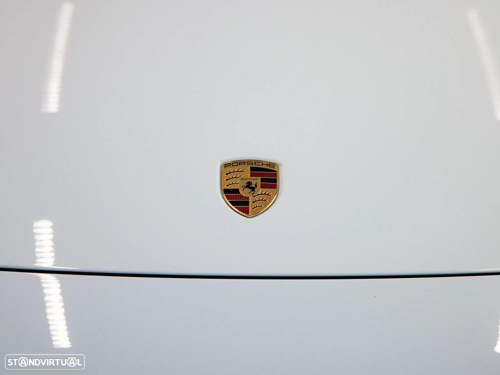 Porsche Macan Electric 4 - 15