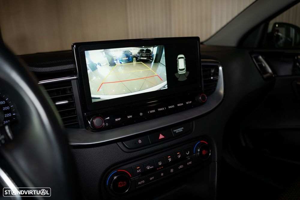 Kia Ceed SW 1.6 CRDi MHEV Dynamic - 42