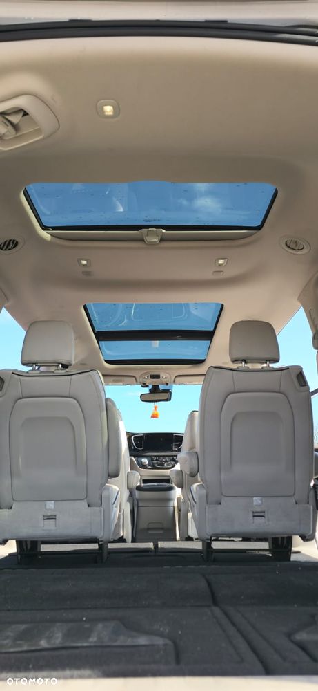 Chrysler Pacifica - 22