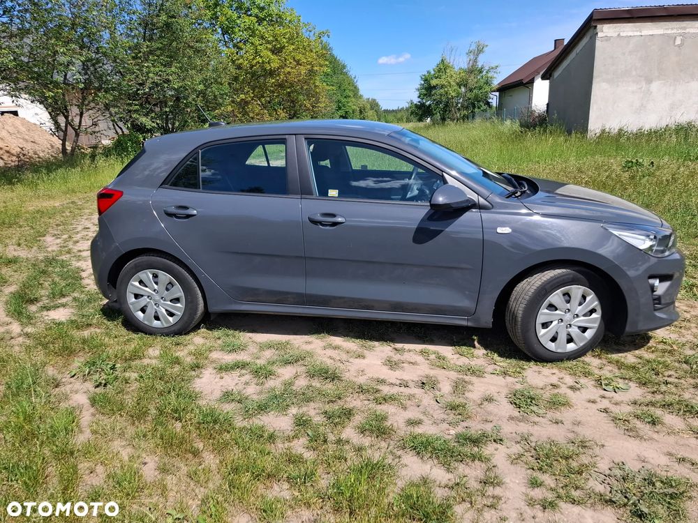 Kia Rio 1.2 L - 5