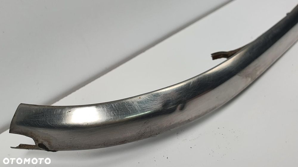 LISTWA OZDOBNA LAMPY LEWY TYŁ MERCEDES W115 W114 - 5