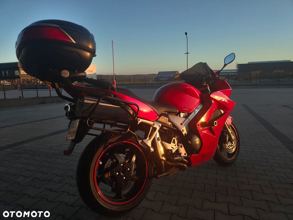 Honda VFR - 2