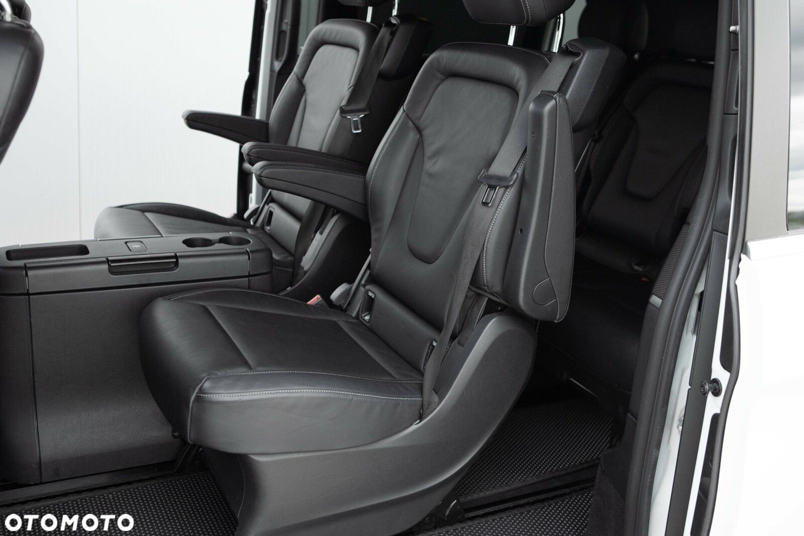 Mercedes-Benz Klasa V 300 d 4-Matic Avantgarde 9G-Tronic (d³ugi) - 28
