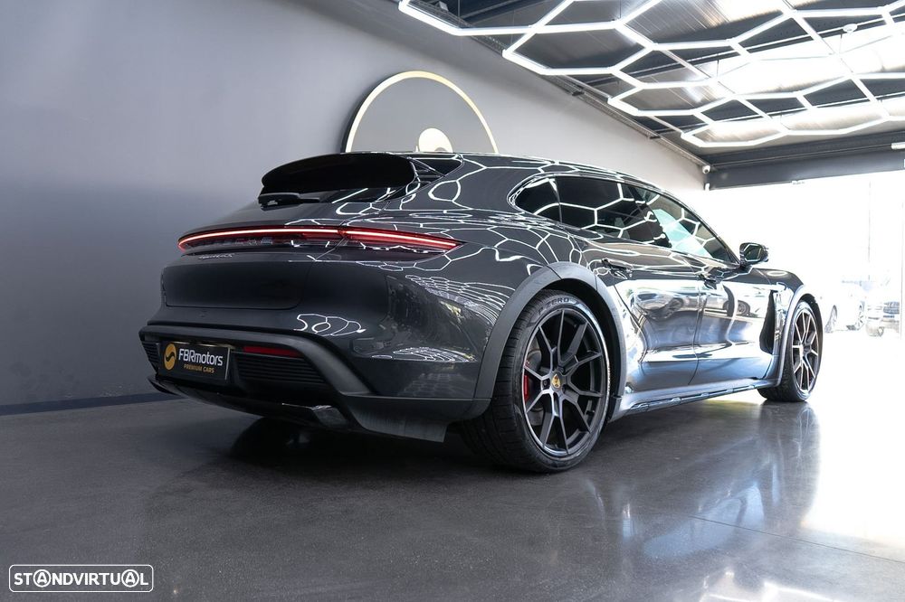 Porsche Taycan Cross Turismo 4S - 10
