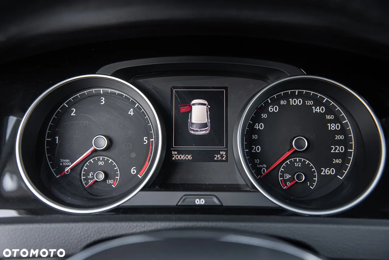 Volkswagen Golf 2.0 BlueTDI DSG Highline - 19
