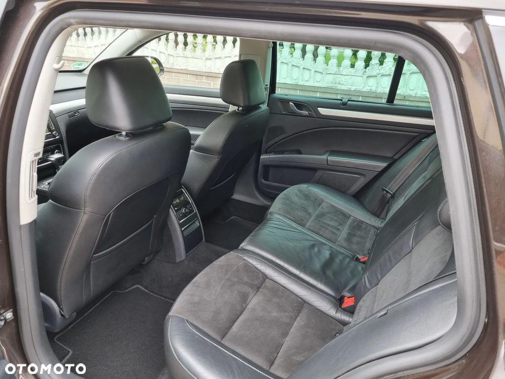 Skoda Superb 2.0 TDI Elegance DSG - 27