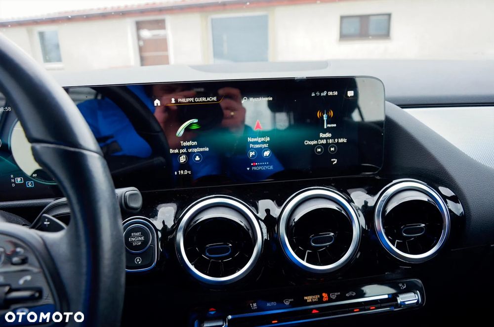 Mercedes-Benz GLA 180 d Style - 25