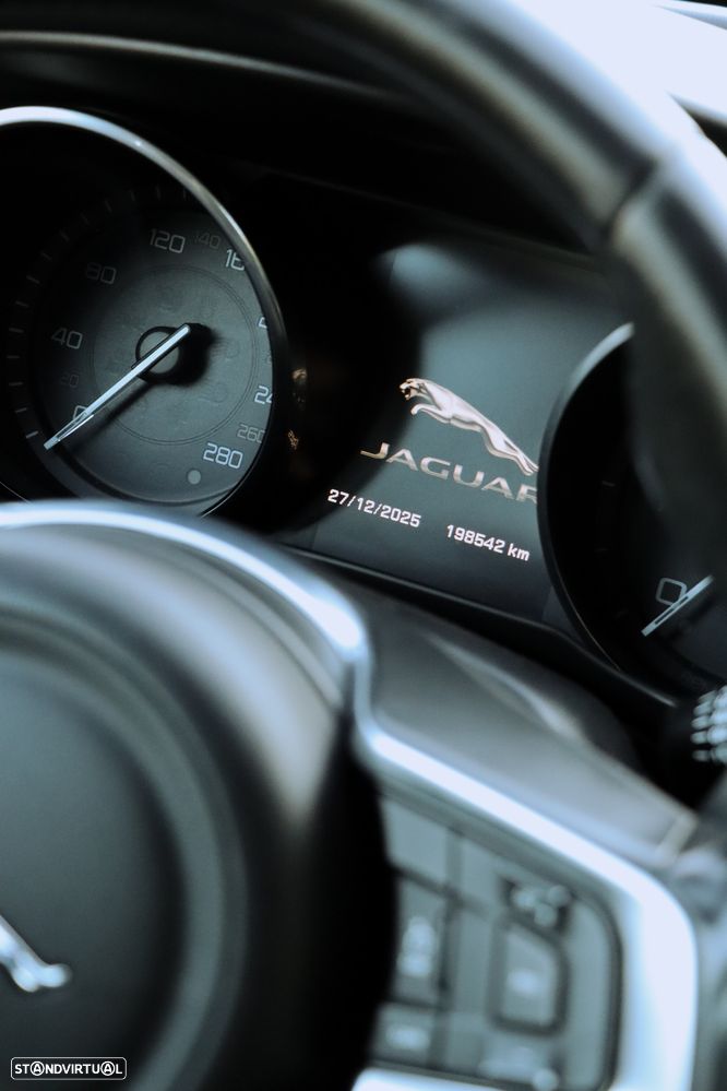 Jaguar XE 2.0 D R-Sport Aut. - 5