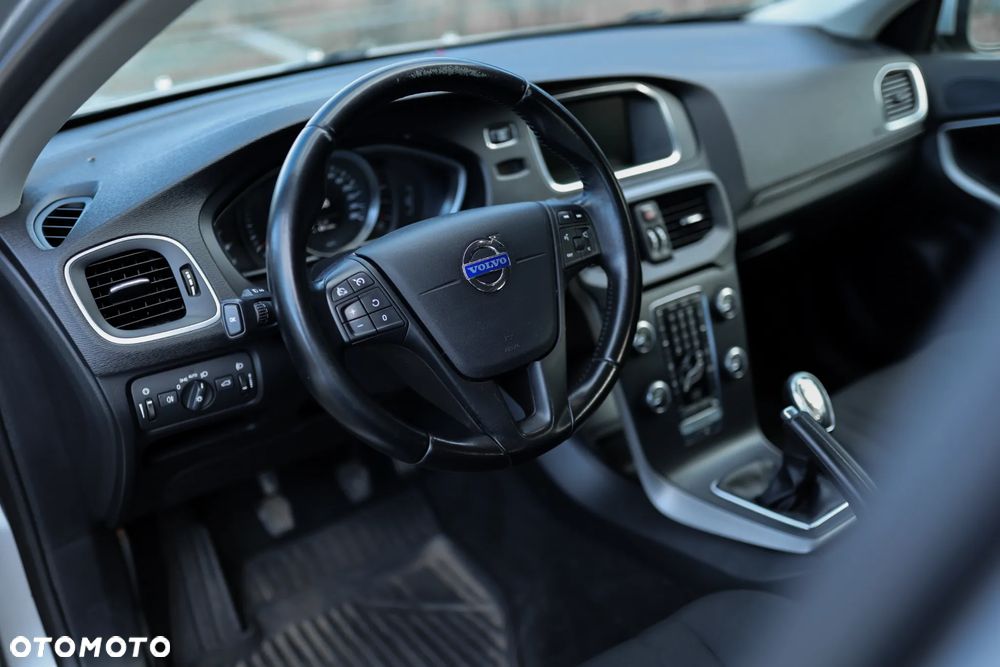 Volvo V40 D2 Kinetic - 19