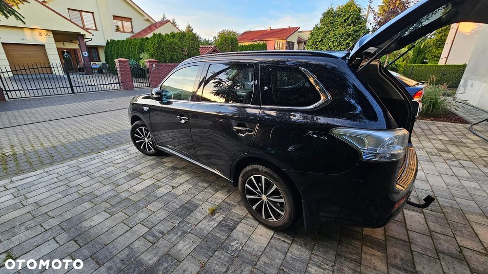 Mitsubishi Outlander PHEV Instyle NAVI + - 14