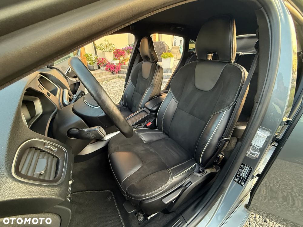 Volvo V40 D2 RDesign - 24