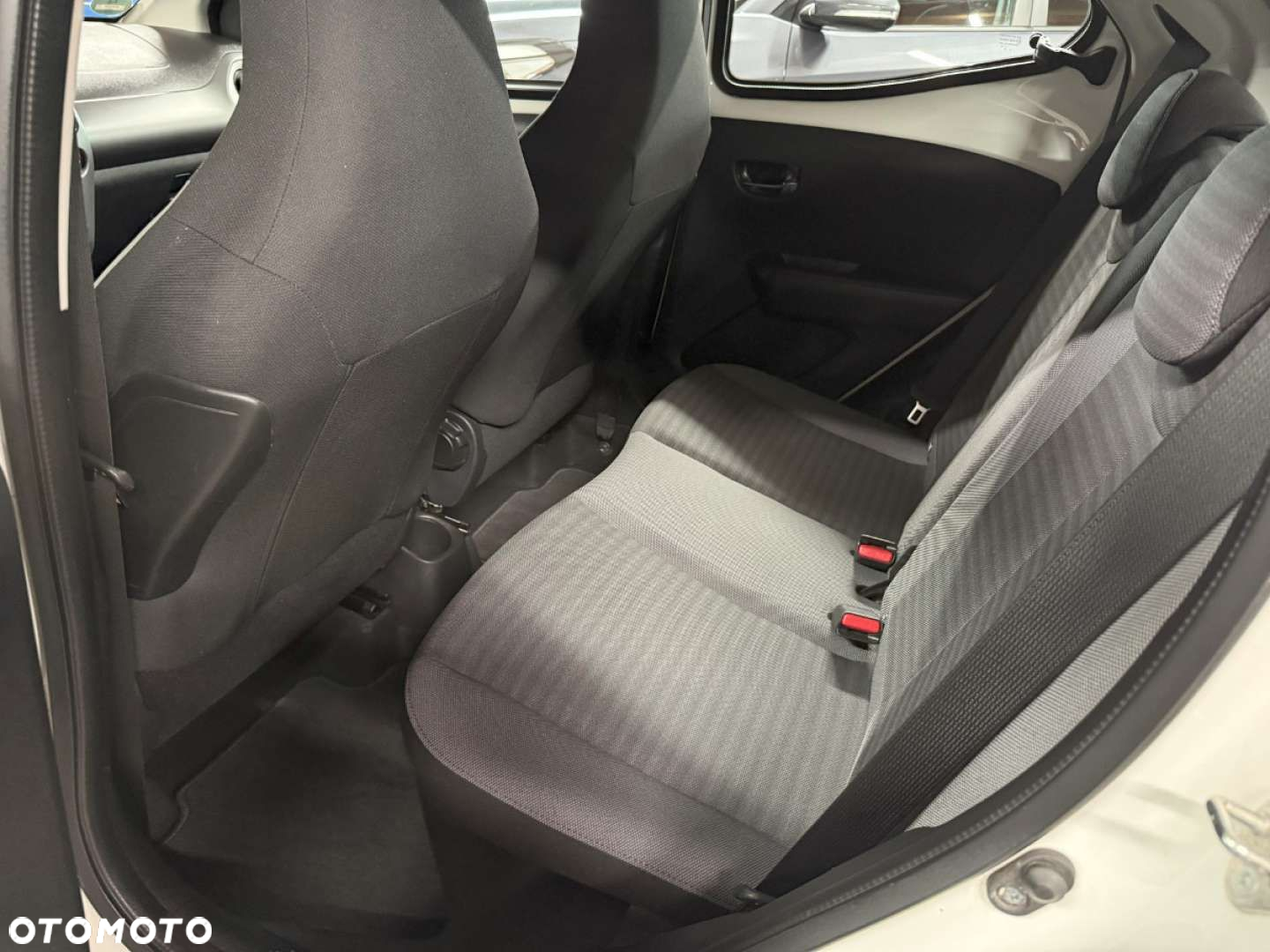 Toyota Aygo x-play connect - 29