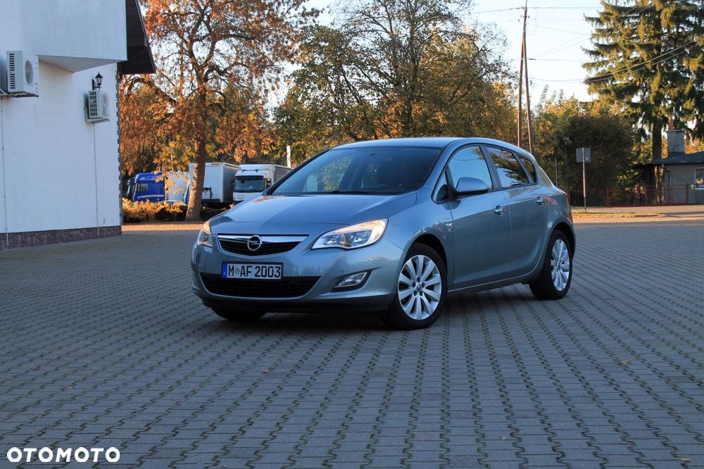 Opel Astra 2012 photo 5