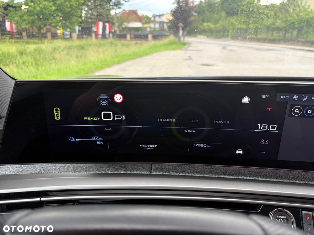 Peugeot E-5008 73kWh GT Exclusive - 38
