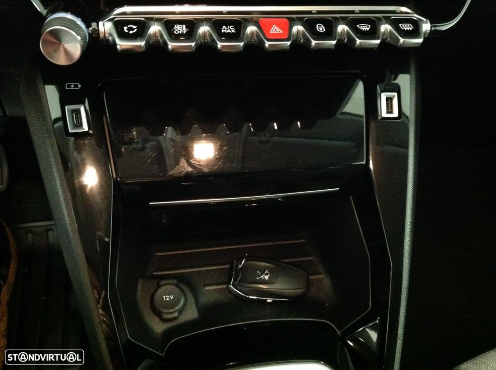 Peugeot 208 1.2 PureTech Allure - 48