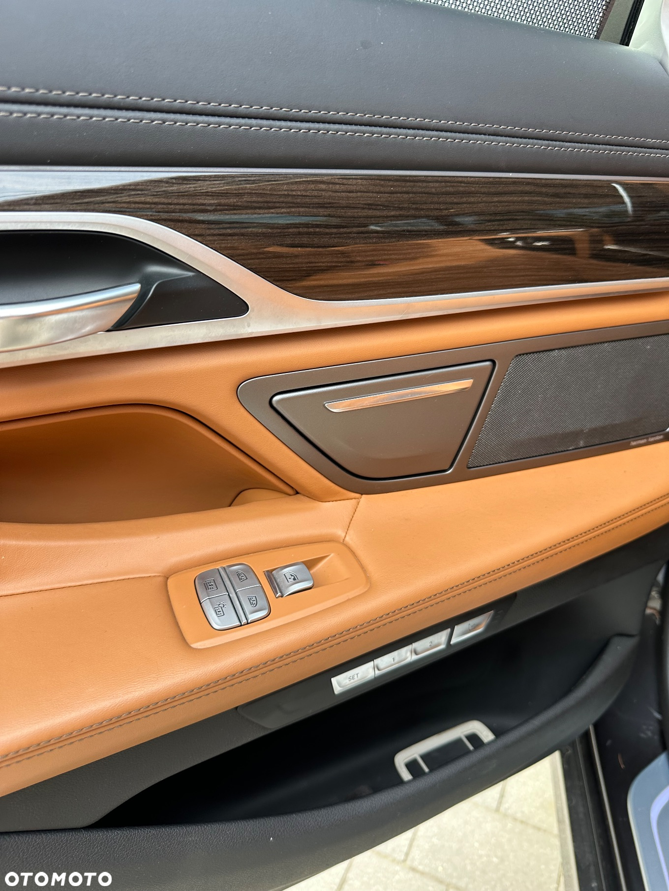 BMW Seria 7 750Li xDrive - 10
