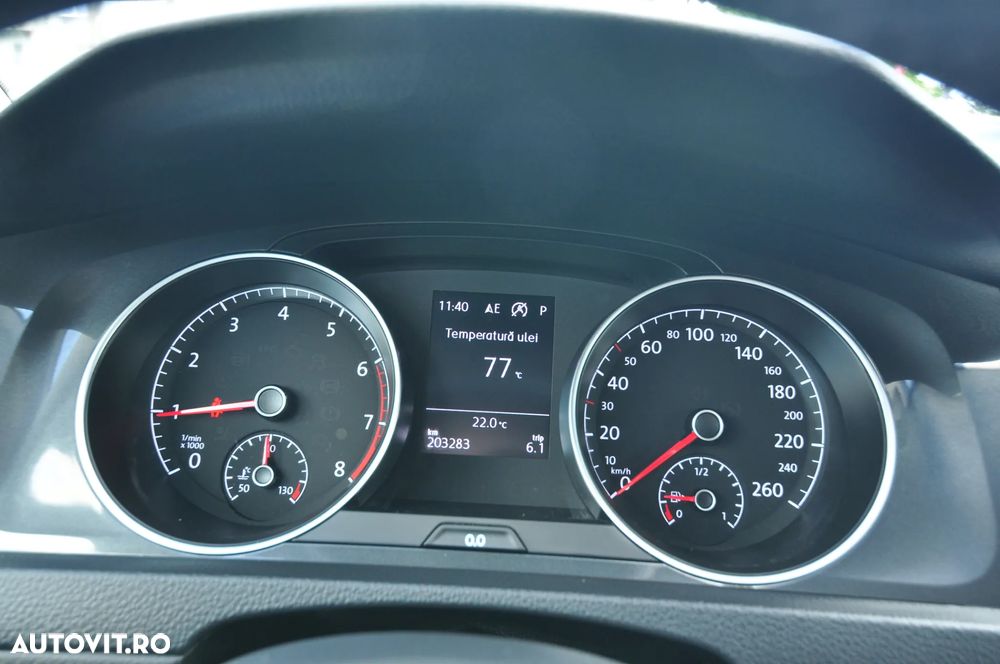 Volkswagen Golf 1.5 TSI BlueMotion ACT DSG Comfortline - 17