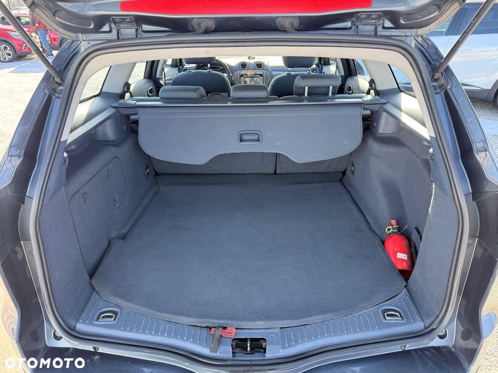 Ford Mondeo 2.0 TDCi Ambiente - 24