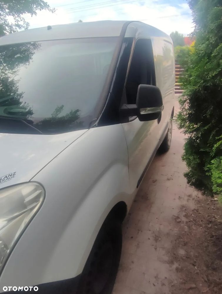 Opel COMBO - 1